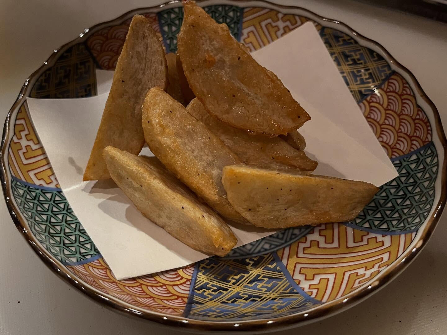 外はカリッと中は里芋のほくっと食感で